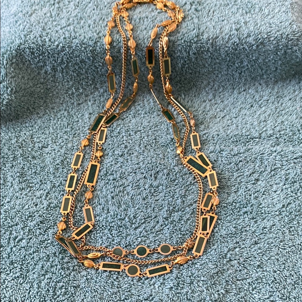 Elegant Gold and Green Necklace